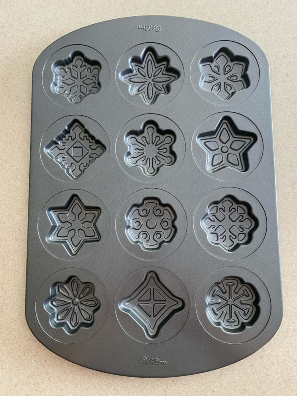 Wilton Gray Nonstick Decorative Holiday Cookie, candy or chocolate Mold Pan